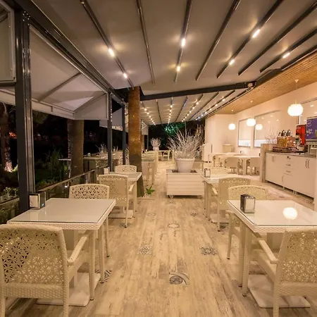 Munamar Beach Hotel 4*