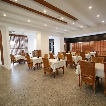 Munamar Beach Hotel 4*