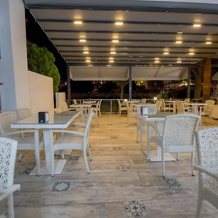 Munamar Beach Hotel 4*
